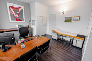 04 05 Bild BehandlungsraumBaunann G1